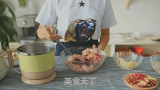 【小森妈妈菜谱】28天调理药膳-备孕花胶汤的做法步骤：1