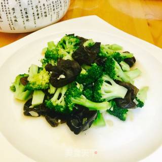 素炒西兰花的做法步骤：7