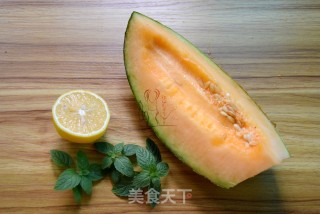 薄荷柠檬哈密瓜汁的做法步骤：1