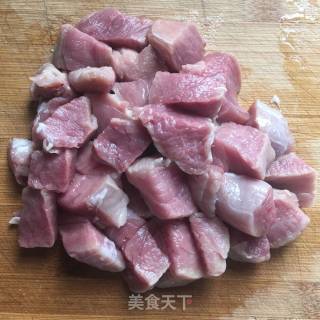 海参猪肉汤的做法步骤：2