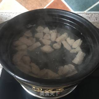 海参猪肉汤的做法步骤：6
