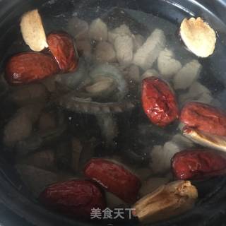 海参猪肉汤的做法步骤：10