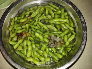 煮毛豆配盐水土豆的做法步骤：5