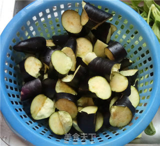 茄子烧毛豆肉糜的做法步骤：3