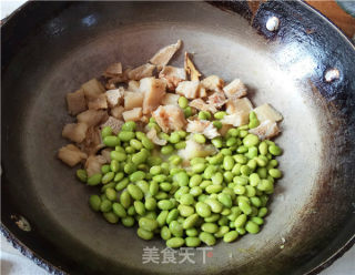咸黄鱼炒毛豆的做法步骤：7