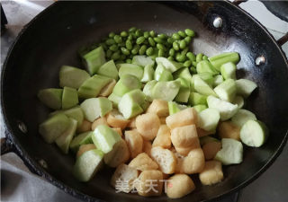 丝瓜烧毛豆油豆腐的做法步骤：5