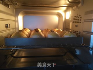 绿豆沙蛋黄酥的做法步骤：24
