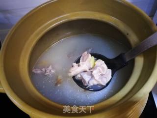 白果莲子排骨汤的做法步骤：8