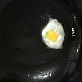 糖醋鹌鹑蛋的做法步骤：2