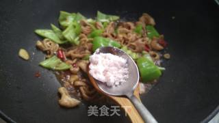 尖椒肥肠的做法步骤：9