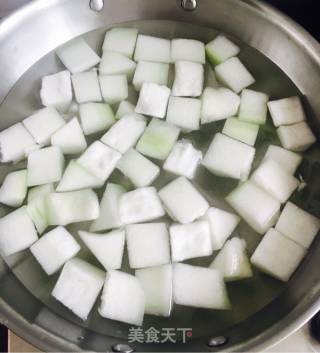 冬瓜肉丸汤的做法步骤：3
