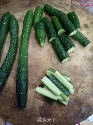 酸辣黄瓜条（开胃菜）的做法步骤：1
