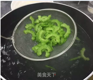 苦瓜跑蛋的做法步骤：4