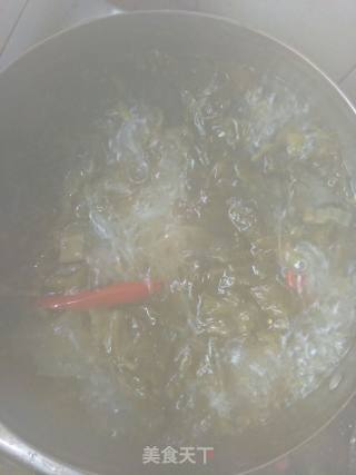 酸菜粉丝汤的做法步骤：5