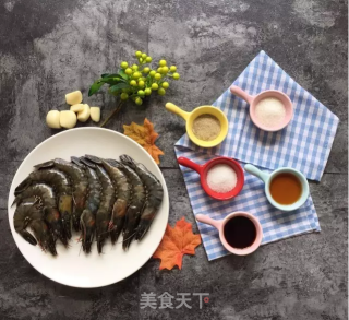 蒜蓉烤大虾的做法步骤：1