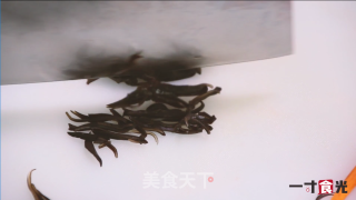 五彩茭白的做法步骤：2