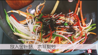 五彩茭白的做法步骤：5