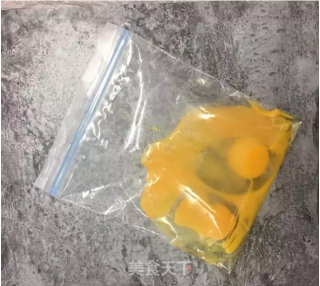 家常保鲜袋版玉子烧的做法步骤：2
