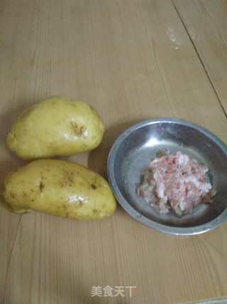 肉末炒薯条的做法步骤：1