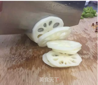干锅莲藕的做法步骤：2