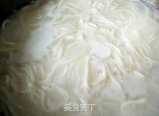 沙拉汁拌面的做法步骤：3