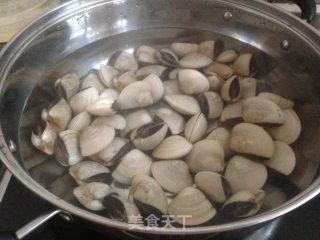 白贝鱼头豆腐汤的做法步骤：2