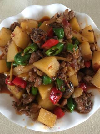 土豆烧鸡块的做法步骤：8