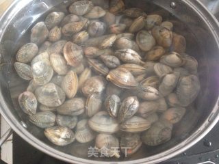 紫苏炒花甲的做法步骤：5