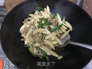 茭白瘦肉丝的做法步骤：8