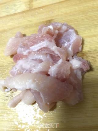 菜鸟级宝宝瘦肉枸杞小米粥的做法步骤：1