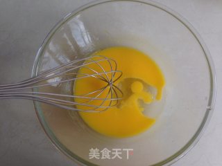 杨梅酱蛋糕卷的做法步骤：2