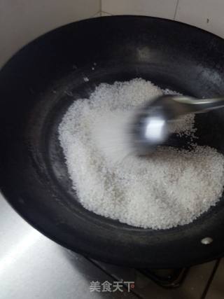 炒黑豆～五香黑豆～盐炒黑豆～油炒黑豆的做法步骤：4