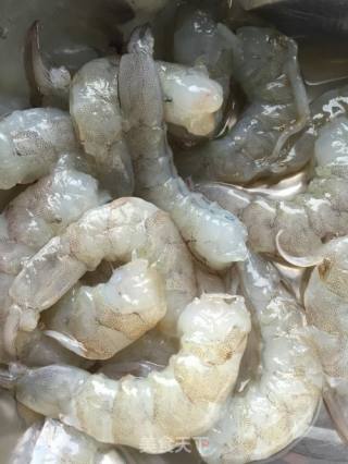 芒果鲜虾瀑布的做法步骤：1