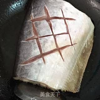 蒜烧鲶鱼的做法步骤：3