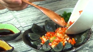四季餐桌|味极凉拌皮蛋的做法步骤：4