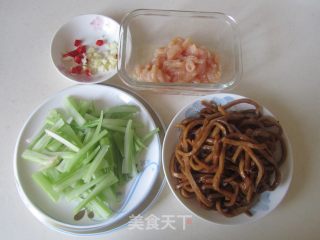芹菜千叶豆腐炒鸡丝的做法步骤：1