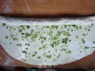 葱油饼的做法步骤：11