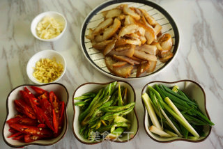 辣炒卤肉的做法步骤：2