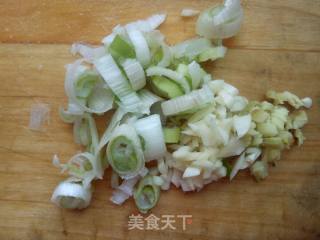 油麦菜焖白萝卜的做法步骤：1
