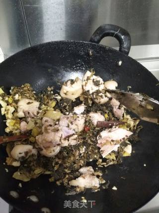 猪蹄蒸盐干菜的做法步骤：5
