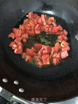 西红柿鸡蛋炒饭的做法步骤：3