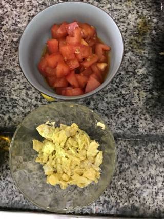 西红柿鸡蛋炒饭的做法步骤：4