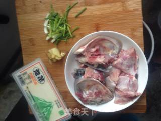 鱼头豆腐汤的做法步骤：1