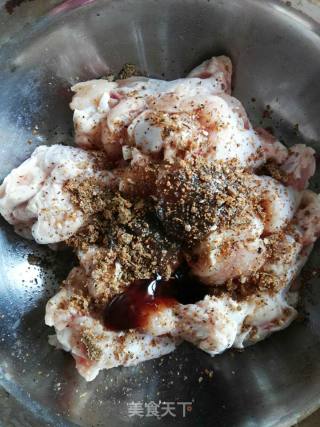 黑椒鸡翅根的做法步骤：3