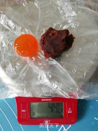 广式蛋黄月饼的做法步骤：5