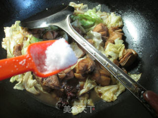 圆白菜炒鸡块的做法步骤：7