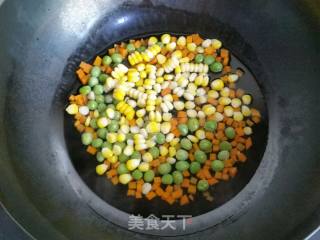 鸡蛋杂蔬三明治的做法步骤：2