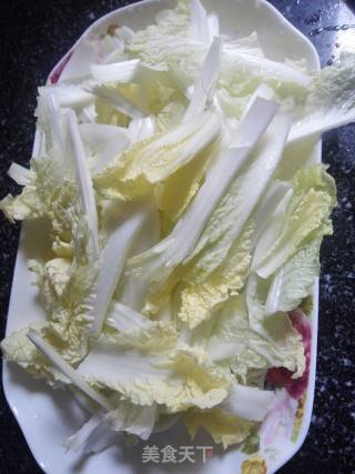 酸辣白菜的做法步骤：1