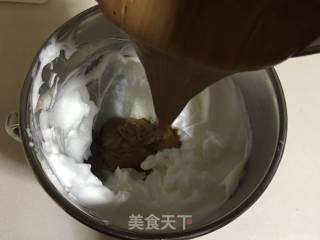 可可戚风蛋糕的做法步骤：10