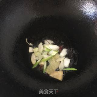 鱼香土豆青椒肉片的做法步骤：2